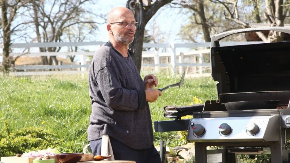 Zdeněk Pohlrech se v Rozpal to, šéfe! opět postaví ke grilu